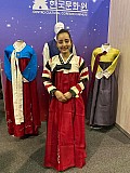 Vistiendo un Hanbok - SOFA 2022